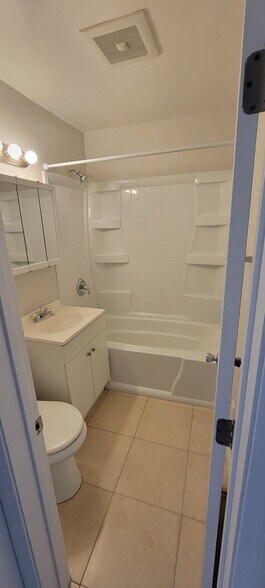 Bathroom - 9101 Valencia St