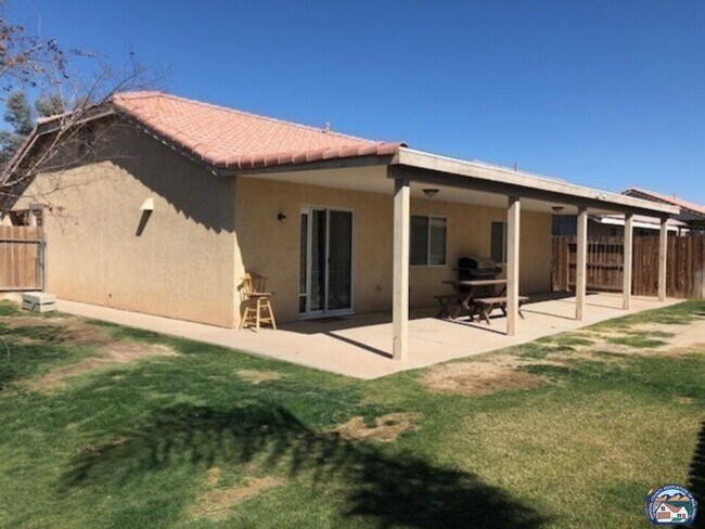 Building Photo - 363 Foxtrail Dr