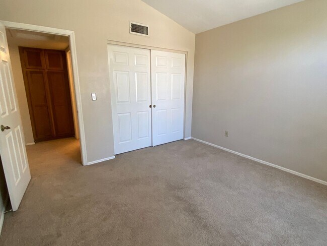 Building Photo - 3 Bedroom 2.5 Bathroom with a Pool in Gard...