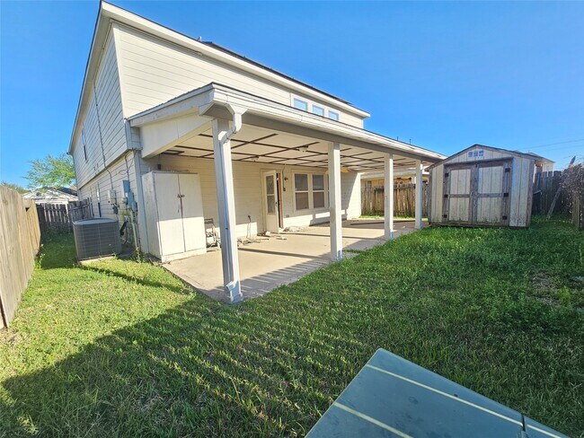 Building Photo - 11015 Walkup Way