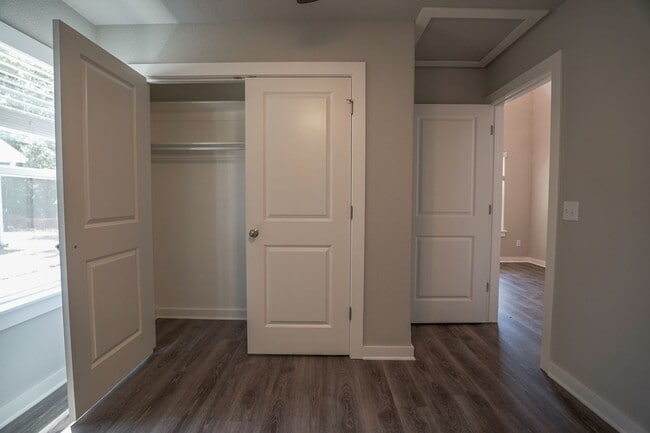 Building Photo - 2 Bedroom 2 Baths, close to UofA!!