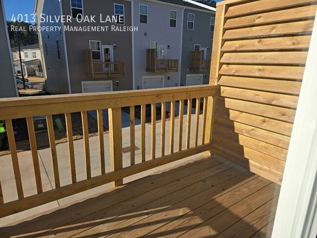 Building Photo - 4013 Silver Oak Ln