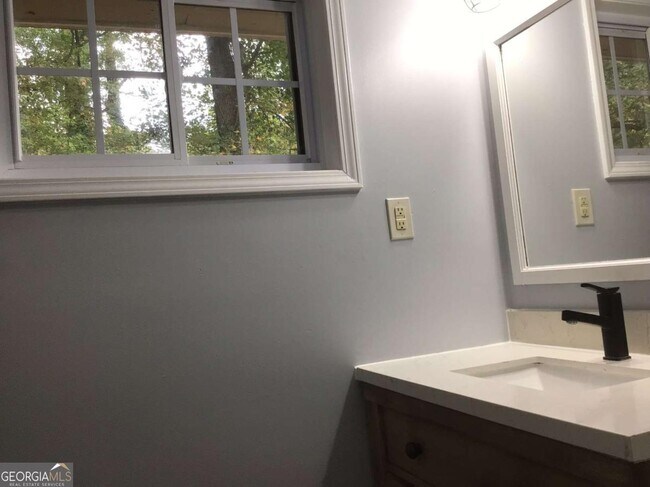 Building Photo - 5826 Simone Dr