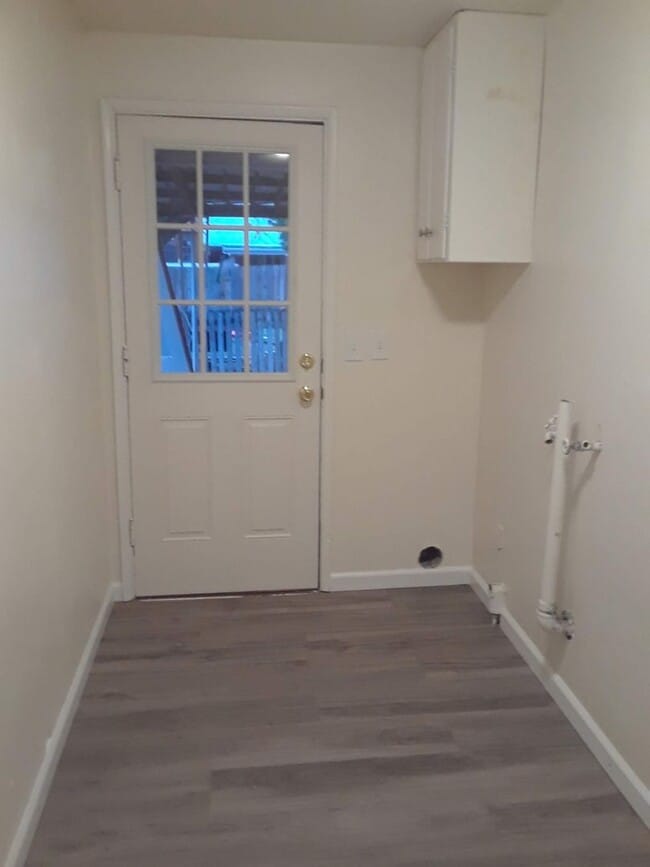 Building Photo - Cozy 2 bedroom single family home!!