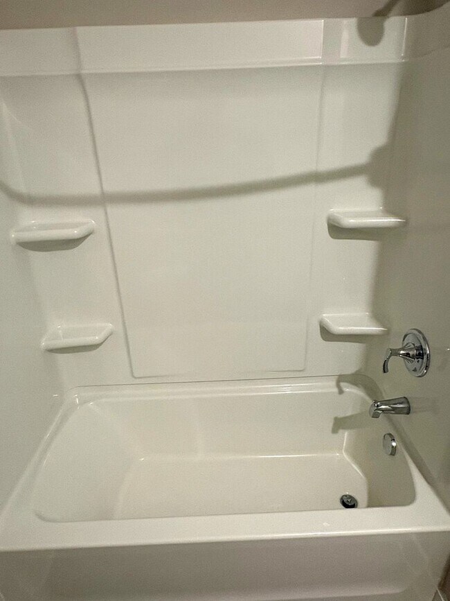 Building Photo - End-Unit Townhome w/3BR + 2-Car Garage + Balcony