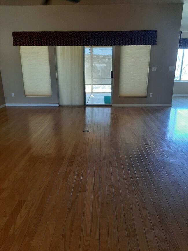 Building Photo - Beautiful 3 Bedroom Home located in Prescott