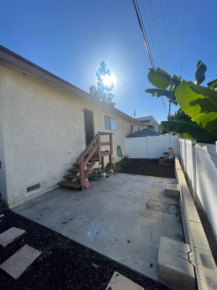 Building Photo - 7741 Newman Ave