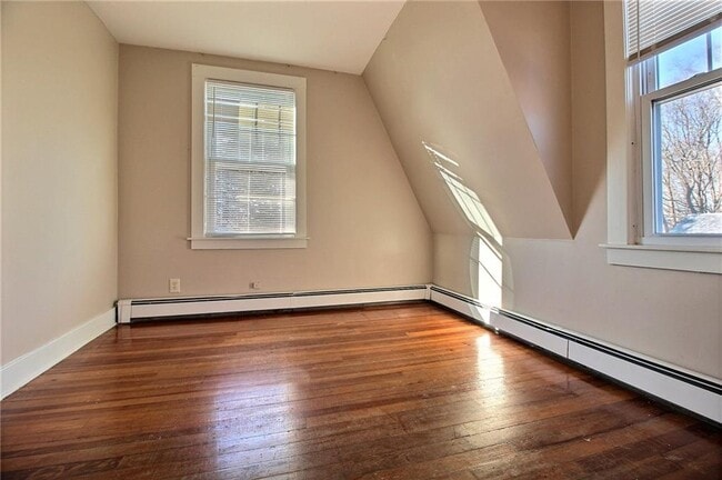 Building Photo - 19 1/2 Greenman Ave