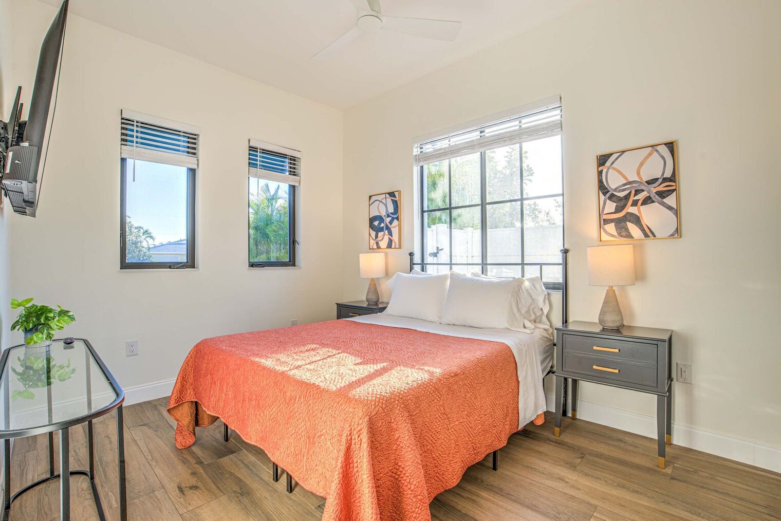 Building Photo - 685 107th Ave N