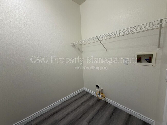 Building Photo - 24724 Ambervalley Ave
