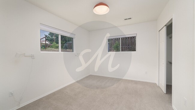 Building Photo - 2518 Fairview Cir