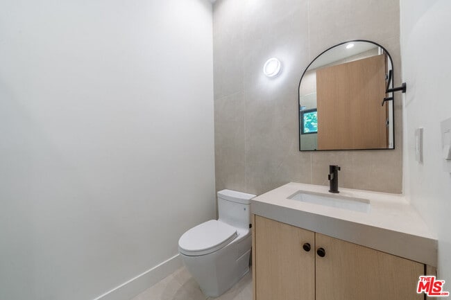 Building Photo - 12001 Crest Ct