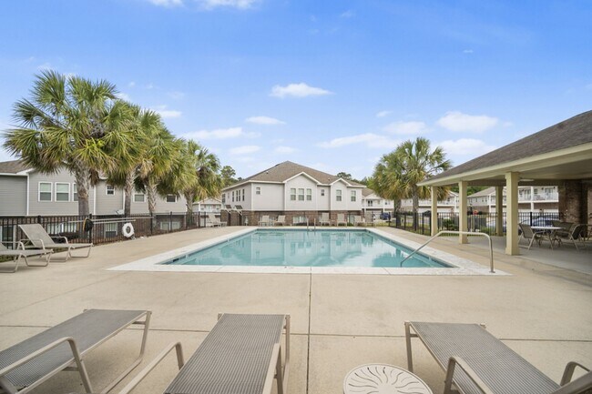 Building Photo - You’ll Fall in Love with This Upgraded Tow...