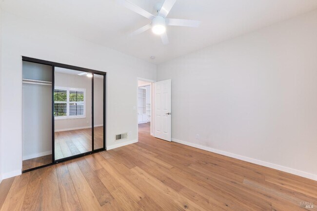 Building Photo - 1100 Princeton Dr