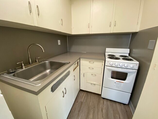 Building Photo - 4636 22nd Ave NE