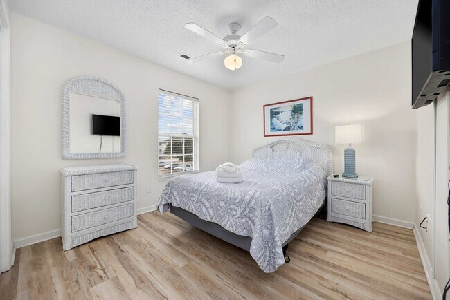 Building Photo - 111A S Yaupon Dr