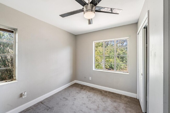 Building Photo - 29 Westwood Terrace N