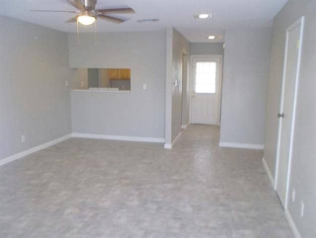 Building Photo - 1502 Cardinal Dr