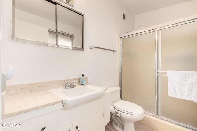 Building Photo - 10641 W Oakmont Dr