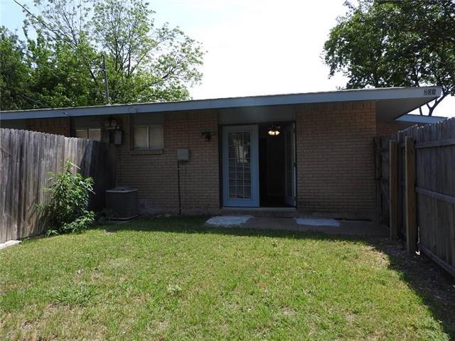 Building Photo - 701 Royal Crest Dr