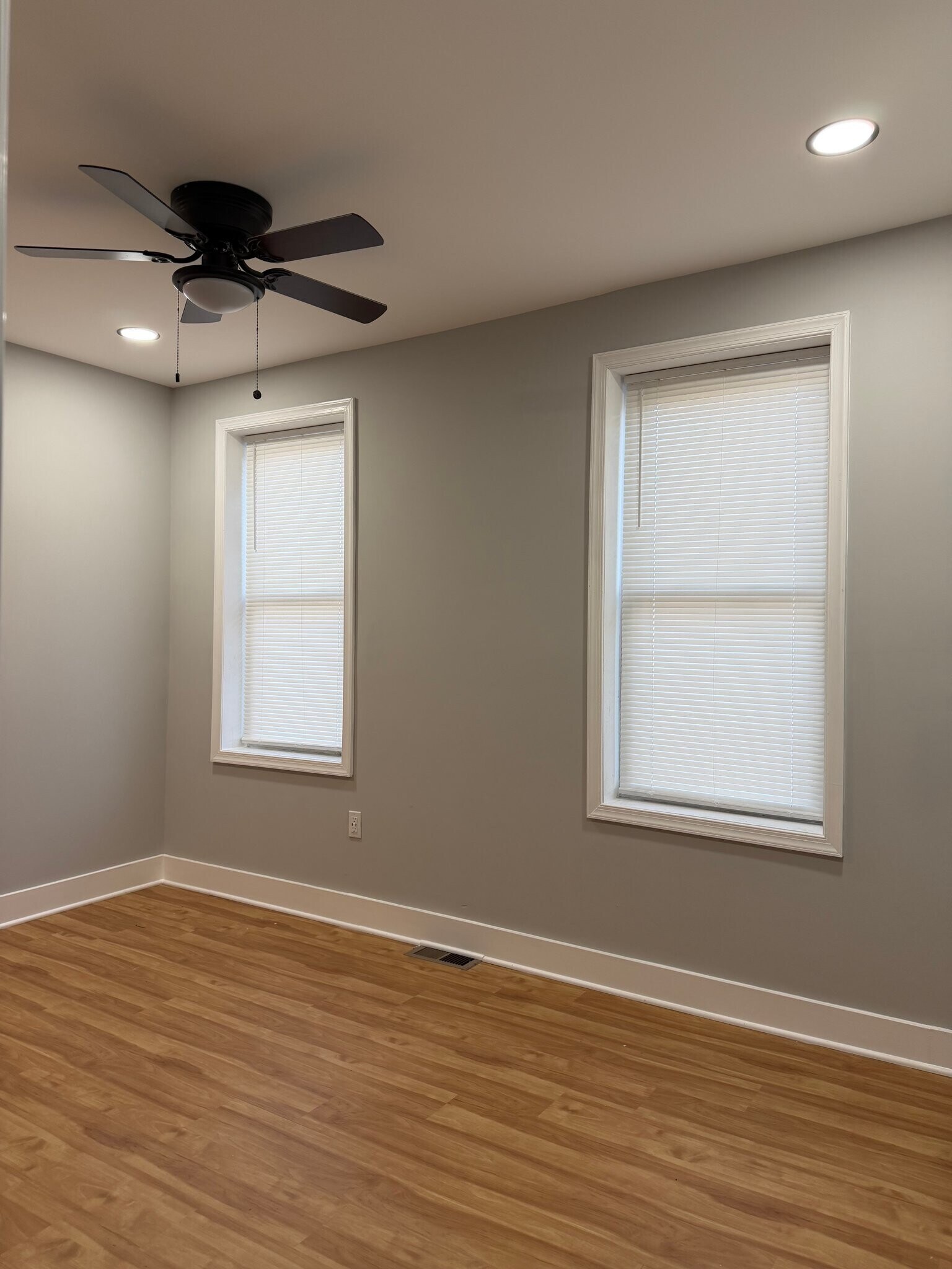 Building Photo - 1628 Benhill Ave