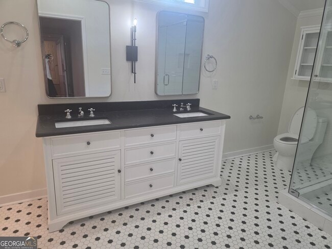 Building Photo - 807 Pound Rd