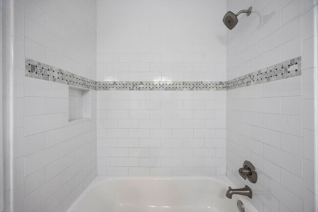 Building Photo - 5711 Sugar Hill Dr