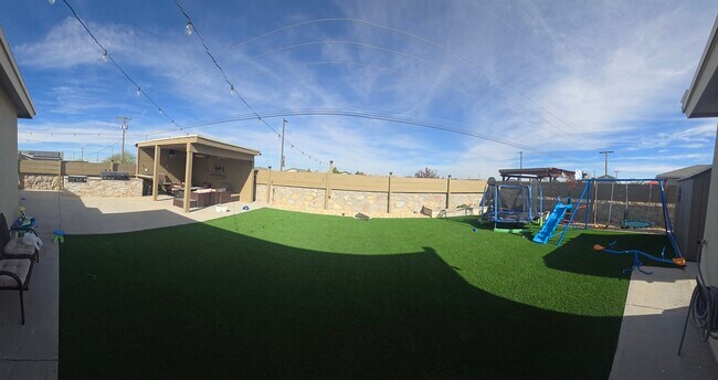 Building Photo - Mescal Bean