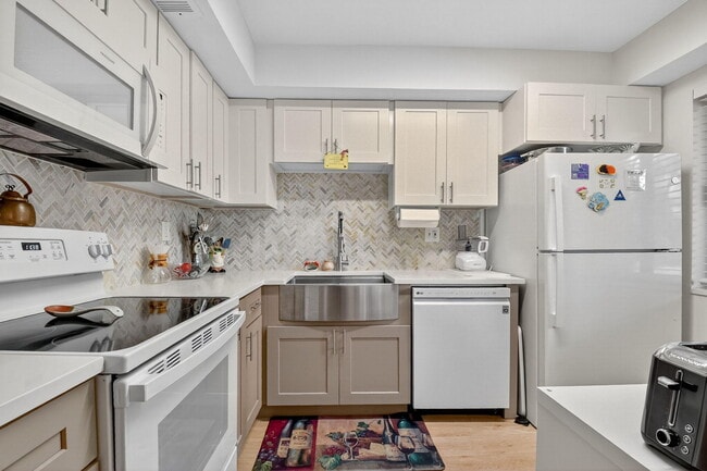 Building Photo - 3050 Presidential Way