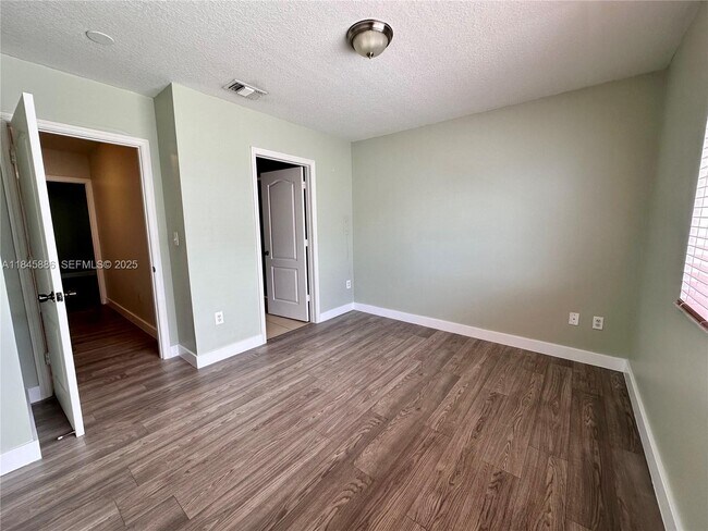 Building Photo - 120 SW 109th Ave