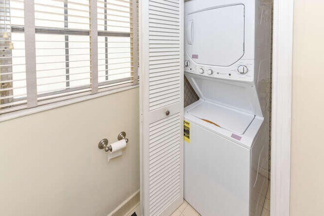 Building Photo - 300 John F Kennedy Dr