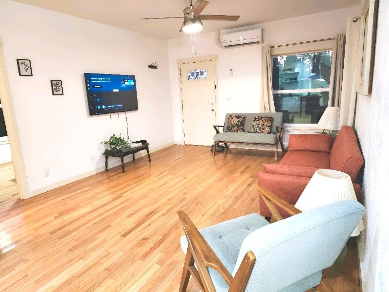 Building Photo - 1565 Thomas Rd