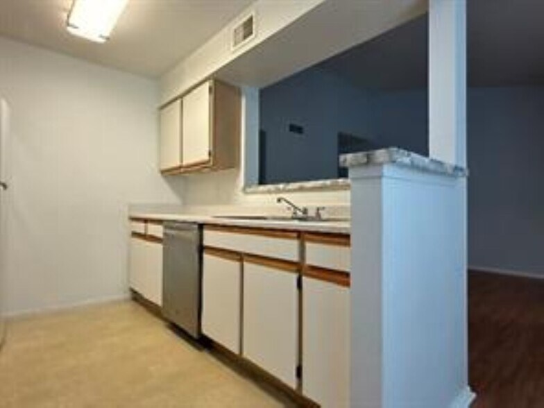 Building Photo - 2607 NW 33rd St