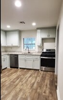 Building Photo - 14820 Blackwater Rd