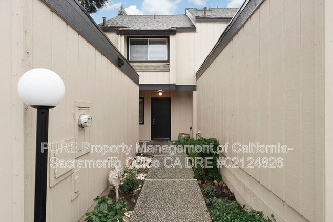 Building Photo - 9200 Madison Green Ln