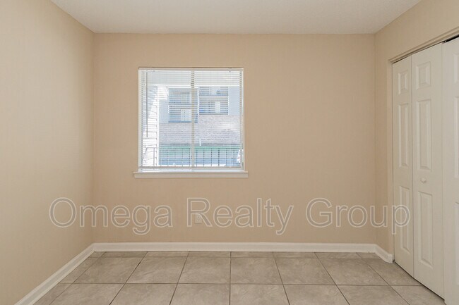 Building Photo - 1600 14th Ave E