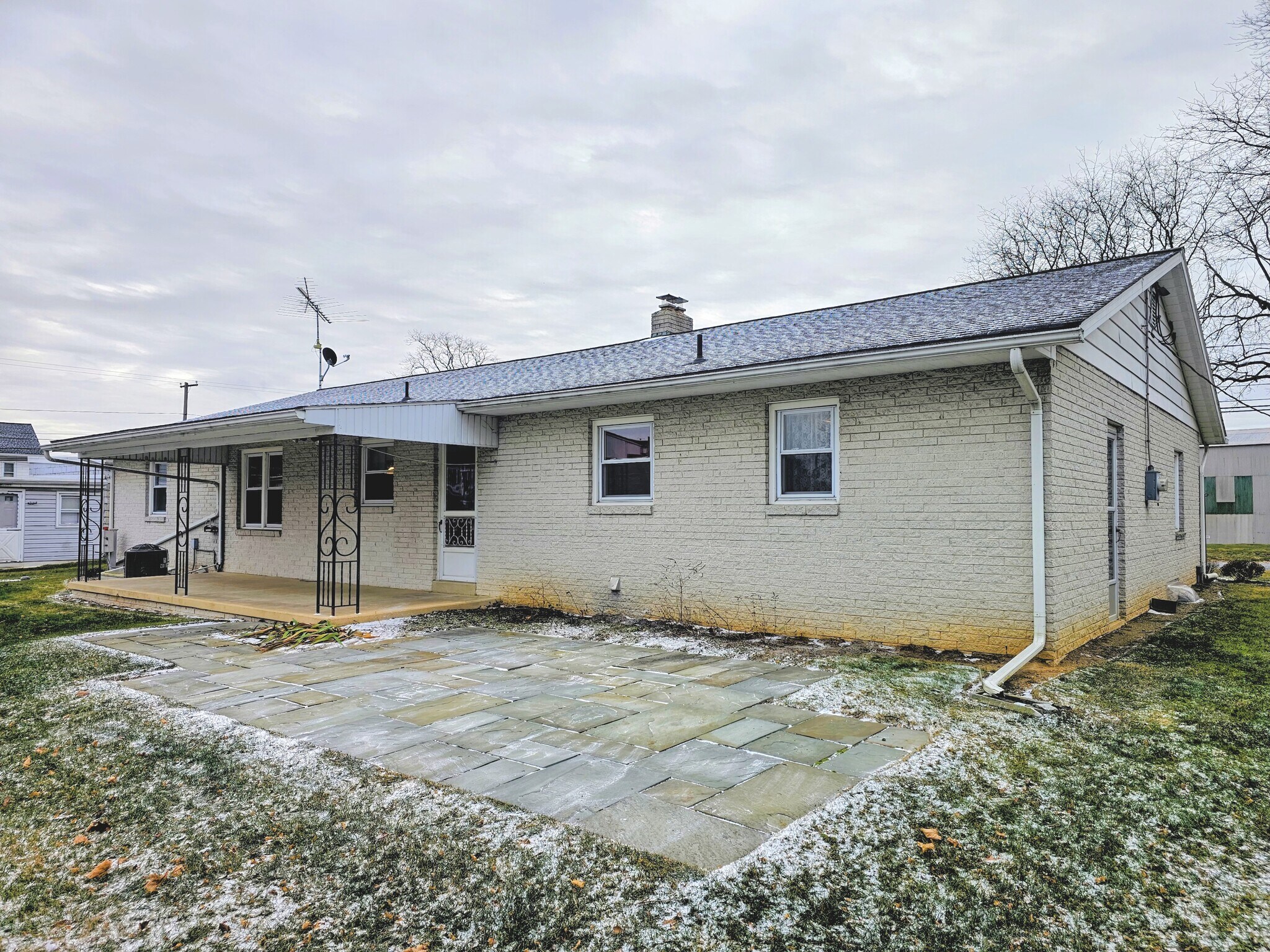 Building Photo - 3 Hillcrest Ave