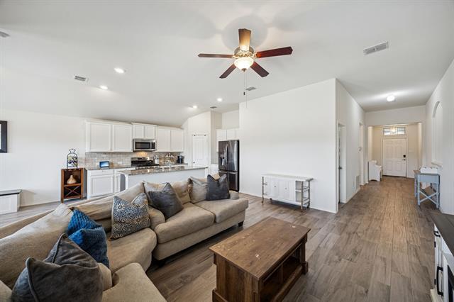 Building Photo - 1380 Acmite Ave