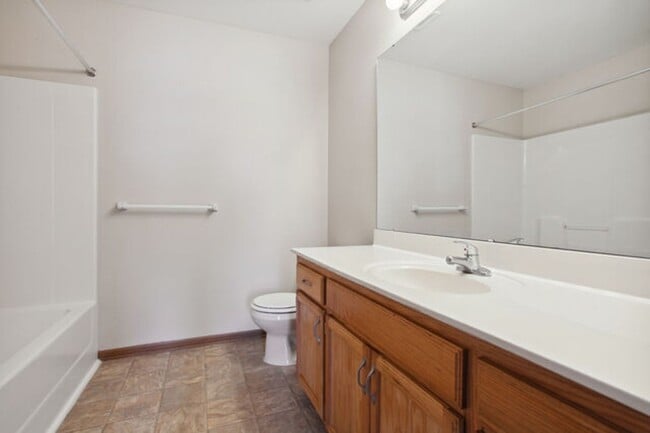 Building Photo - 3 bd 2 bath - Grain Valley