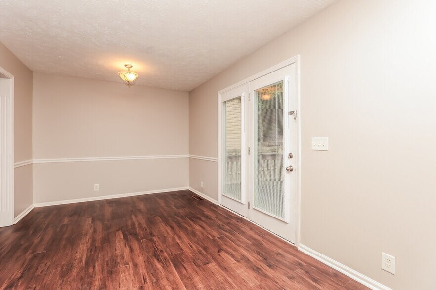 Building Photo - 412 Elegance Way