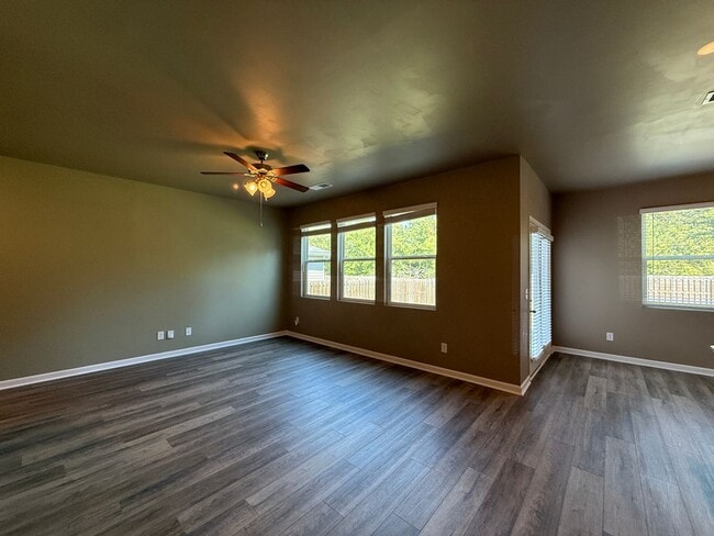 Building Photo - 4 Bed/2.5 Bath Home near Ft. Gordon