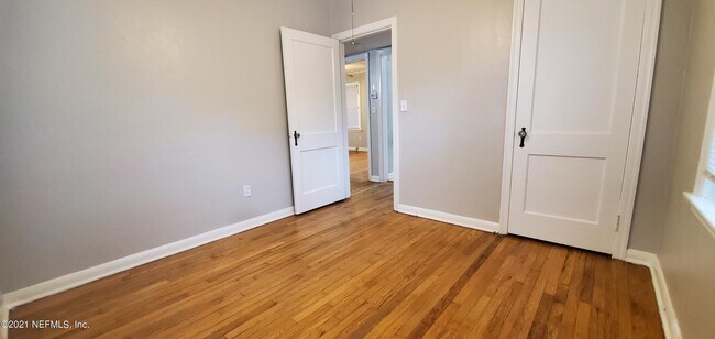 Building Photo - 1123 Brierfield Dr