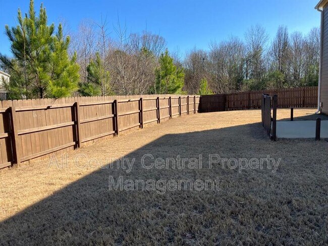 Building Photo - 22730 Duffee Ln