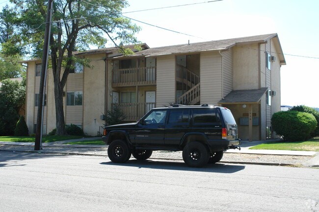 Building Photo - 1036 E Desmet Ave