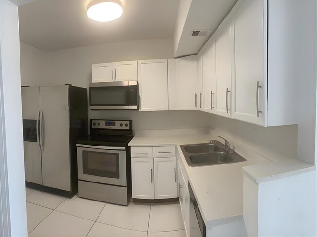 Building Photo - 3600 NW 21st St