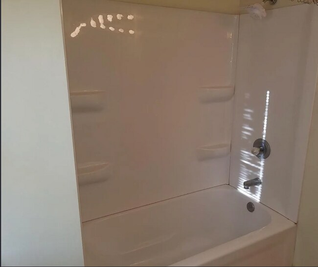 Building Photo - 1140 E Dayton St