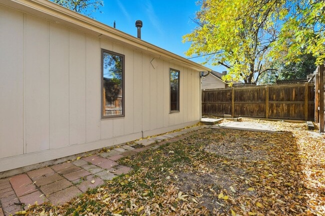Building Photo - Downtown Castle Rock at its best!  Just a short 2 block walk to downtown.