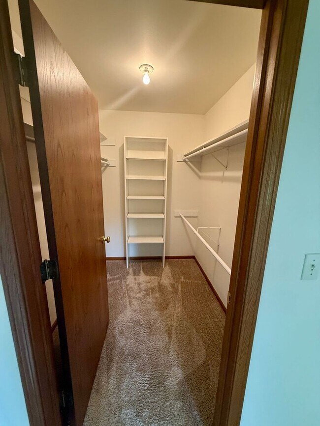 Building Photo - 149913-149913 Wineberry Ln