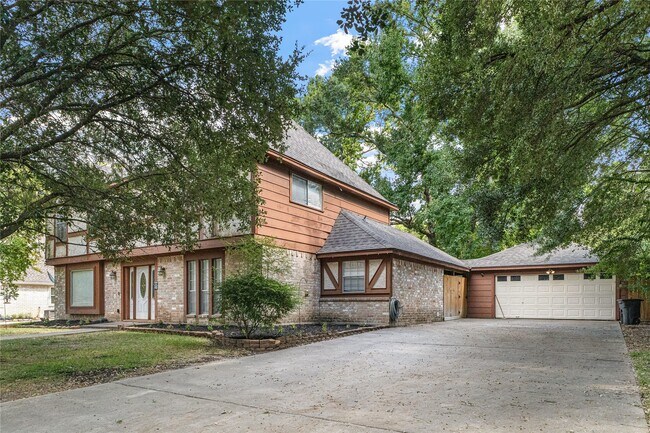 Building Photo - 5718 Upper Lake Dr