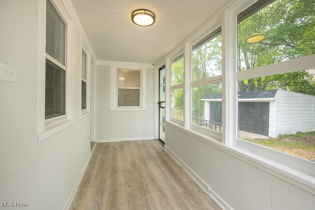 Building Photo - 15409 Grovewood Ave